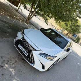 Lexus ES 350 2022