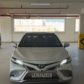 Toyota Camry 2021
