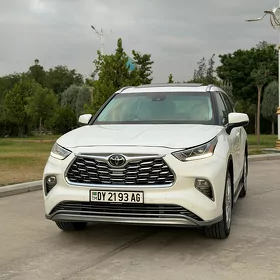 Toyota Highlander 2021