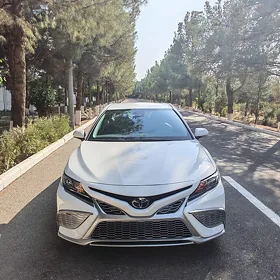 Toyota Camry 2021