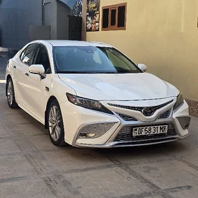 Toyota Camry 2021