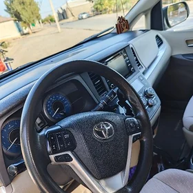 Toyota Sienna 2020