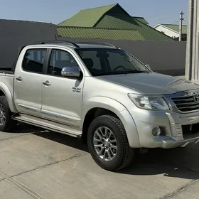 Toyota Hilux 2013
