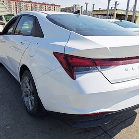 Hyundai Elantra 2022
