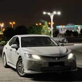 Toyota Camry 2021