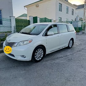 Toyota Sienna 2011