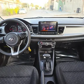 Kia Rio 2021