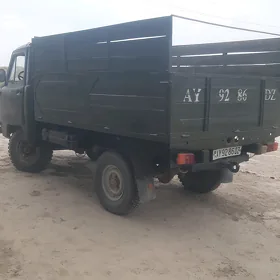 UAZ 452 1982