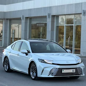 Toyota Camry 2025