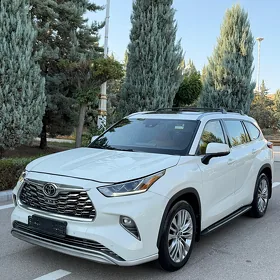 Toyota Highlander 2021