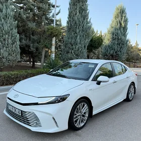 Toyota Camry 2025