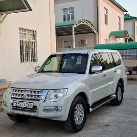 Mitsubishi Pajero 2021