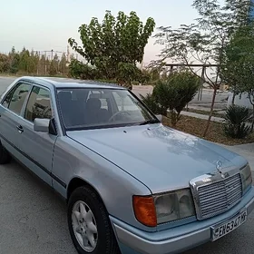 Mercedes-Benz 300E 1989