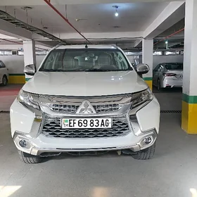 Mitsubishi Montero 2016