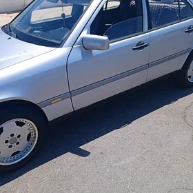 Mercedes-Benz S-Class 1995