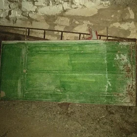Demir plastik gapylar