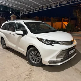 Toyota Sienna 2021