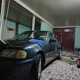 Mercedes-Benz C-Class 1995