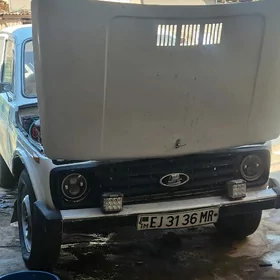 Lada Niva 1982