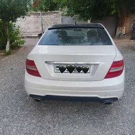 Mercedes-Benz 300SE 2009