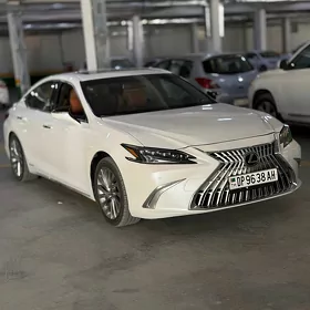 Lexus ES 300h 2021
