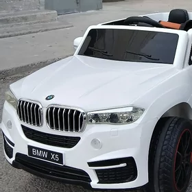 Детская машинка BMW X5.