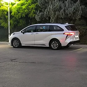 Toyota Sienna 2022