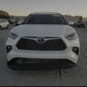 Toyota Highlander 2021