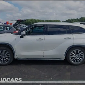Toyota Highlander 2021