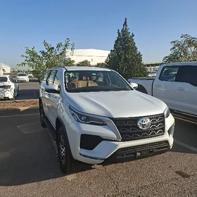 Toyota Fortuner 2023