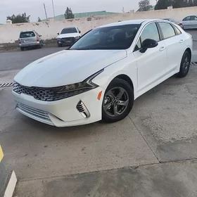 Kia K5 2023