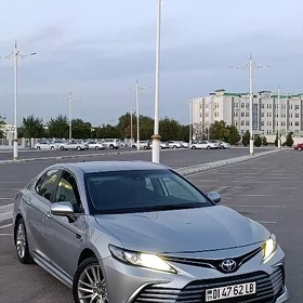 Toyota Camry 2021