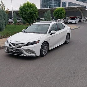 Toyota Camry 2021