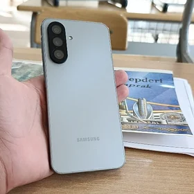 SAMSUNG A17