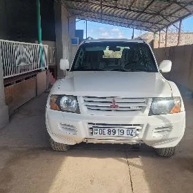 Mitsubishi Montero 2000