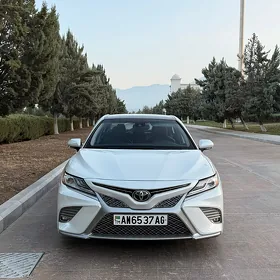 Toyota Camry 2020
