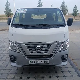 Nissan NV3500 2022