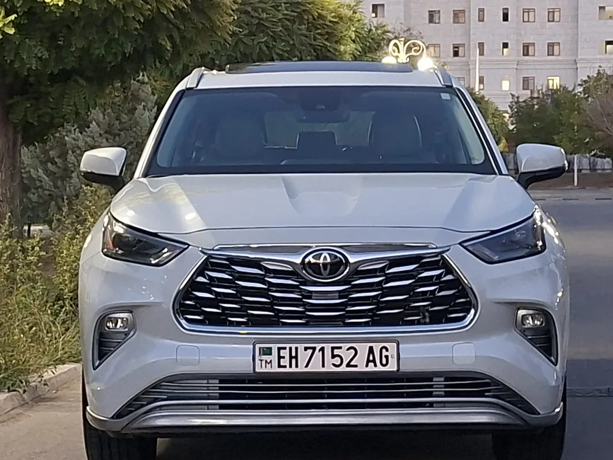 Toyota Highlander 2022 - 1