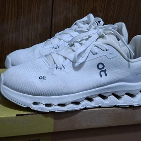 ON CLOUD ak renk krosowka