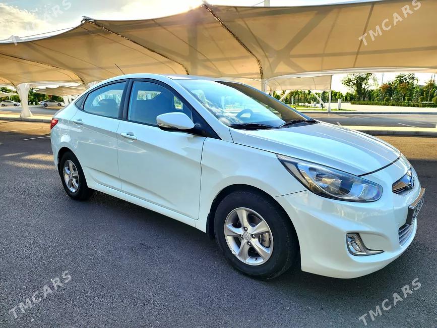 Hyundai Accent 2012 - 1