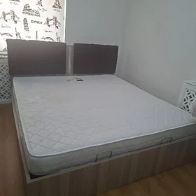 кровать