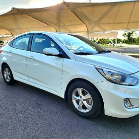 Hyundai Accent 2012