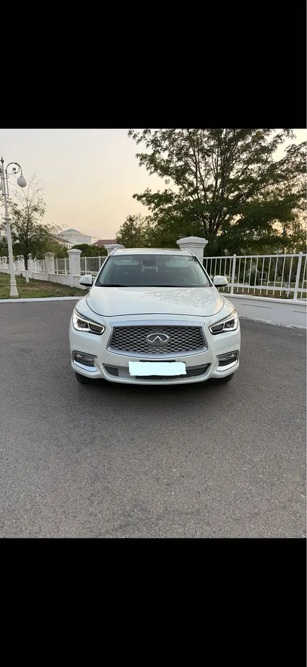Infiniti Q60 2020 - 1