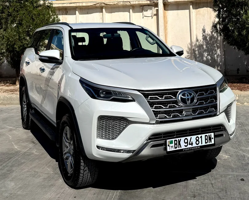 Toyota Fortuner 2023 - 1