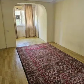 (3908)-GAGARIN 2-KOMNAT 2-ETAJ 50-KWADRAT PETROZAWODSKOÝ KÖÇE