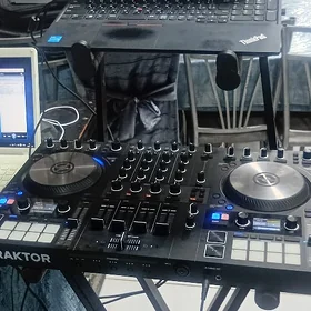 dj kontroler traktor s4 mk3