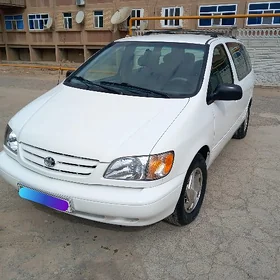 Toyota Sienna 2000