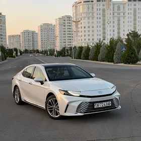 Toyota Camry 2025