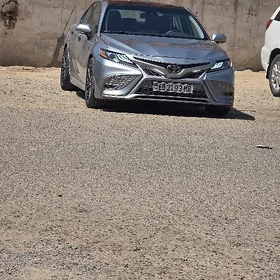 Toyota Camry 2024