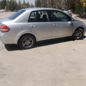 Nissan Versa 2010